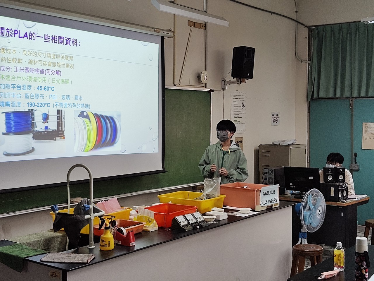 LINE_ALBUM_20250102 校內科展照片_250114_53.jpg